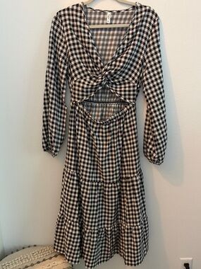 Black and White Gingham Long Sleeve Boutique Cutout Dress